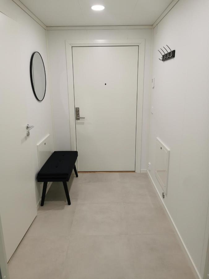 Lofoten Studio Apartment, Vestermyrveien 11 Свольвер Экстерьер фото